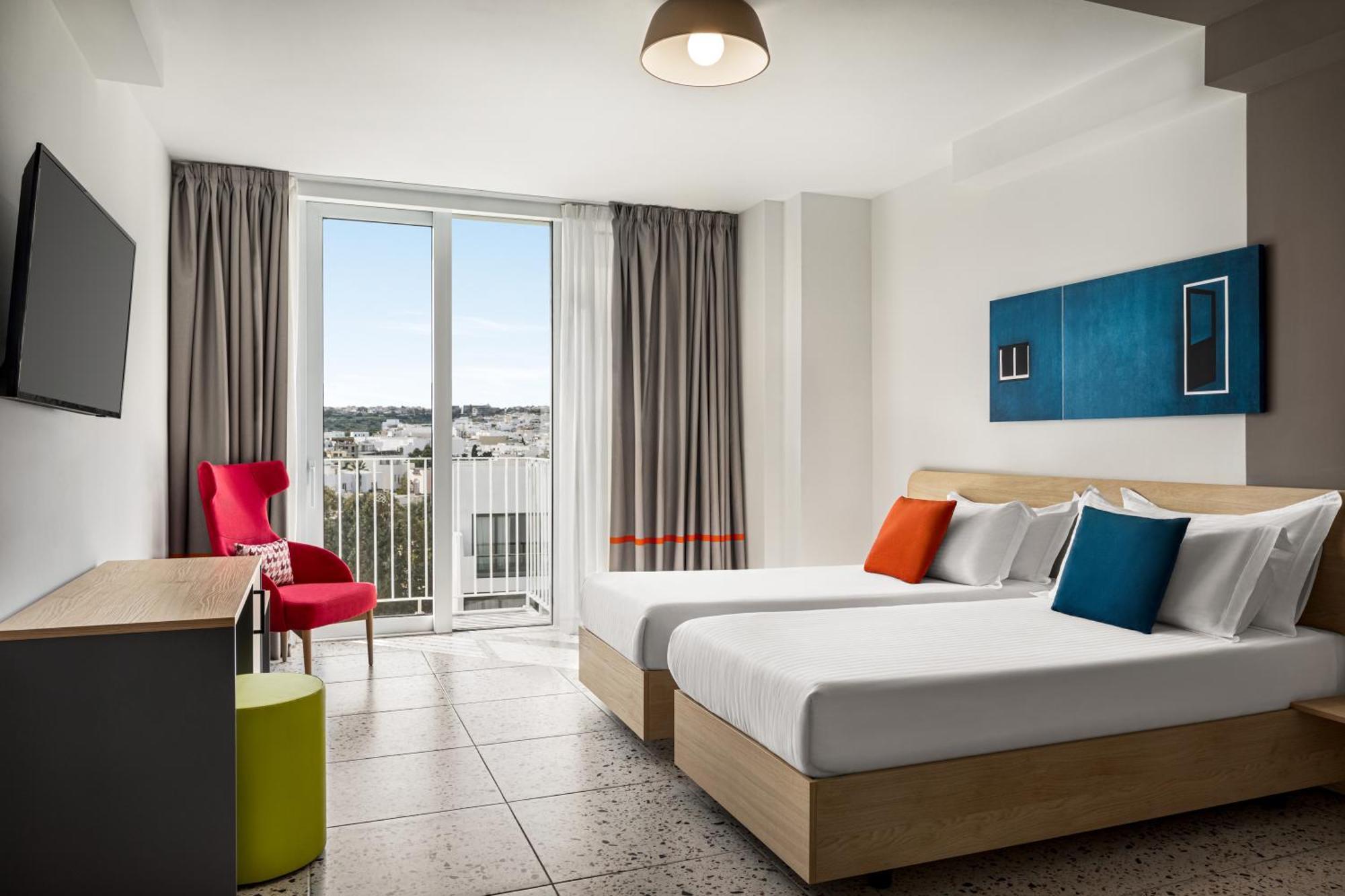 Quadro Hotel, Trademark Collection By Wyndham Saint Julian's Exterior photo