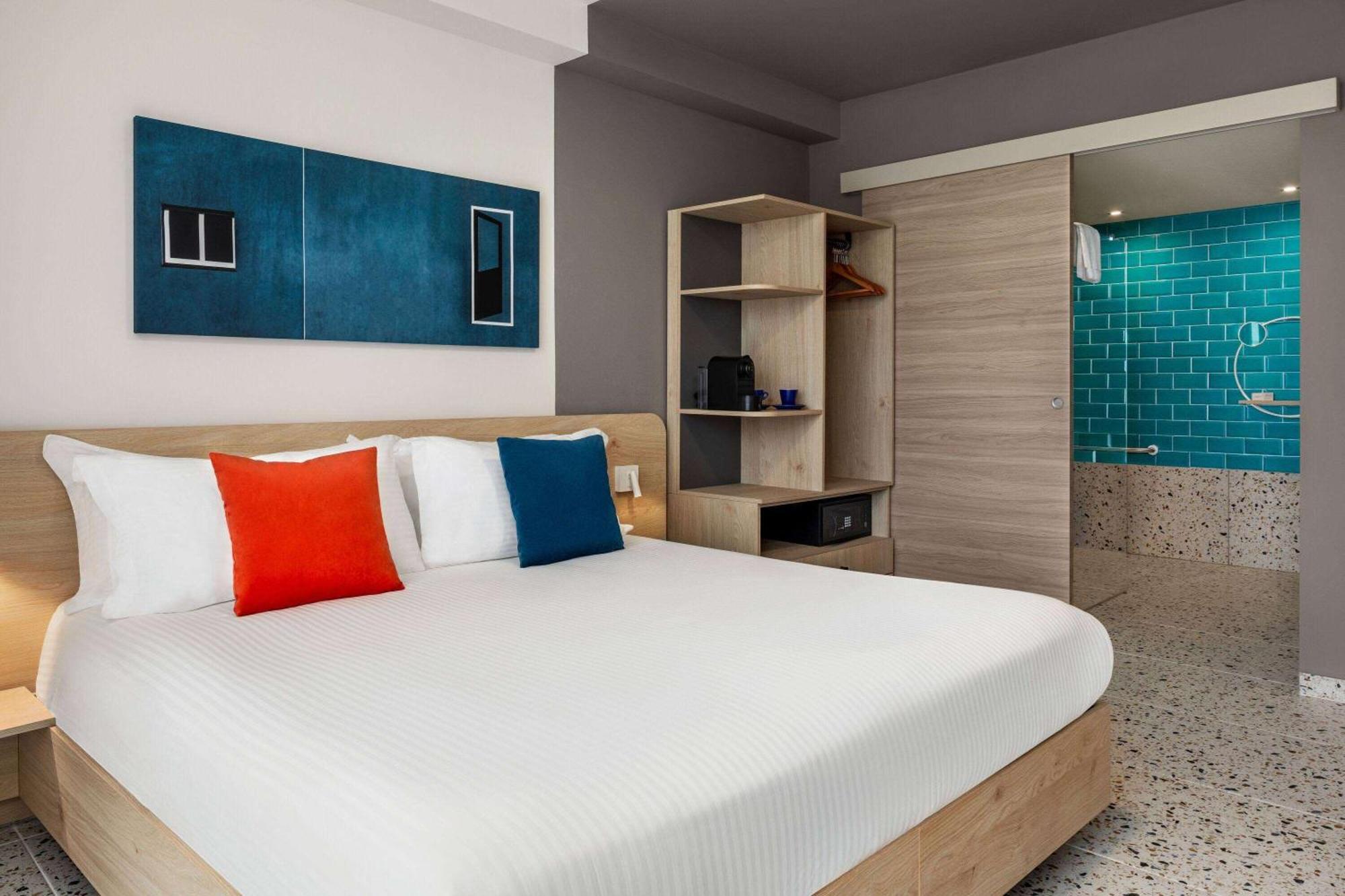 Quadro Hotel, Trademark Collection By Wyndham Saint Julian's Exterior photo